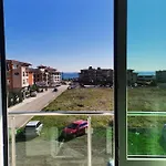 Апартамент Clara Sea View Бургас