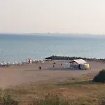 Clara Sea View Апартамент