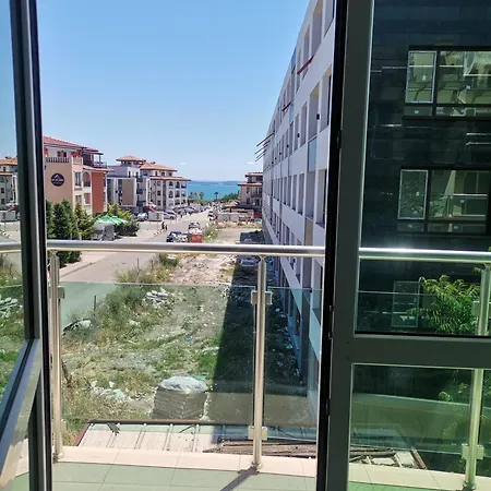 Clara Sea View Apartament